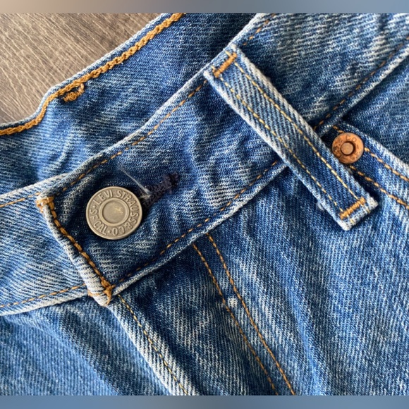 Levi's jean shorts - Picture 3 of 15